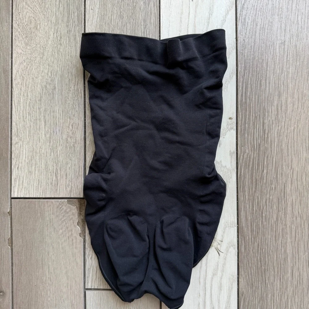 SKIMS HIGH-WAISTED BRIEF - Picture 4 of 5